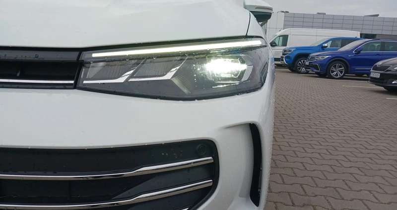 Volkswagen Passat cena 206900 przebieg: 10, rok produkcji 2024 z Ostrów Lubelski małe 529